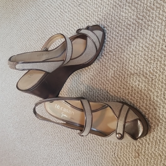 Shoes - Picture 1 of 6